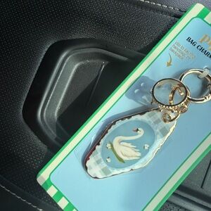Piper K Blue Swan Key Chain